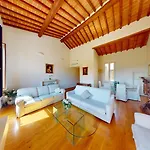 Double View Apartmán